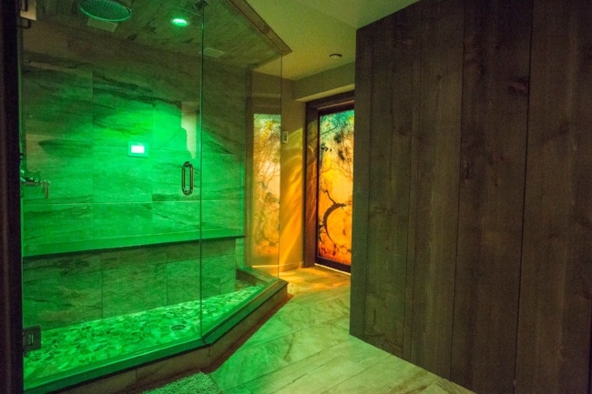 Bring color into your personal spa experience with green ChromaSteam®.