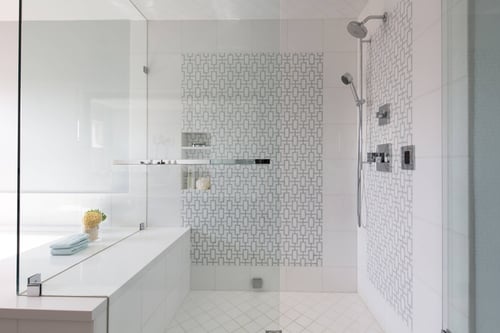 Steam Showers vs. Regular Showers: A Remodeling Opportunity